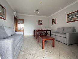 Oceanview Bliss in Albufeira Retreat Over Oldtown