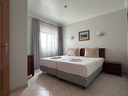 Oceanview Bliss in Albufeira Retreat Over Oldtown