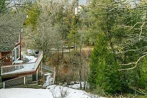 Secluded Mountain Getaway 3 Bedroom Home by Redawning