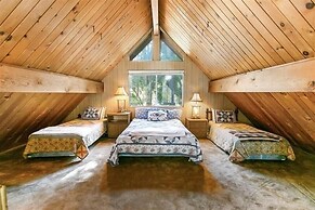 Secluded Mountain Getaway 3 Bedroom Home by RedAwning