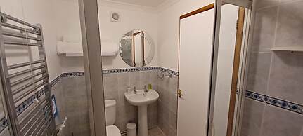 Relax With Amazing Views! 1-bed Studio in Tegryn