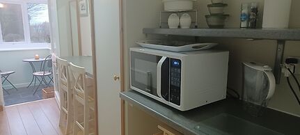 Relax With Amazing Views! 1-bed Studio in Tegryn