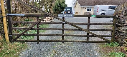 Relax With Amazing Views! 1-bed Studio in Tegryn