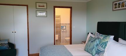 Relax With Amazing Views! 1-bed Studio in Tegryn