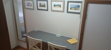 Relax With Amazing Views! 1-bed Studio in Tegryn