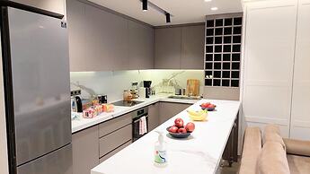 Luxurious Apartment in Acropolis