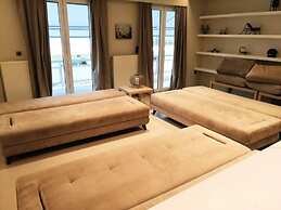 Luxurious Apartment in Acropolis