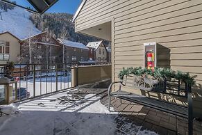 Ski In/out Lift 7! Deck, Hot Tub, Garage Parking 2 Bedroom Condo by Re