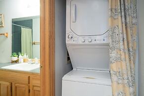 Ski In/out Lift 7! Deck, Hot Tub, Garage Parking 2 Bedroom Condo by Re