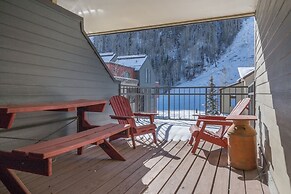 Ski In/out Lift 7! Deck, Hot Tub, Garage Parking 2 Bedroom Condo by Re