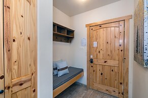 Charming Studio W Kitchenette, Hot Tub Near River Condo by RedAwning