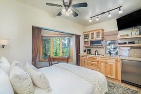 Charming Studio W Kitchenette, Hot Tub Near River Condo by RedAwning