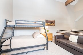 Slopeside Paradise Penthouse At Lift 7, Views, Fireplace, Deck, Hot Tu