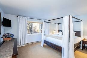 Riverside Dream! Quiet Spot W Deck, 5 Min Walk To Gondola & Main St. 2