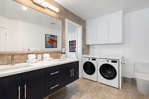 Sunny Condo, Box Canyon Views, Pool + Hot Tub 2 Bedroom Condo by RedAw