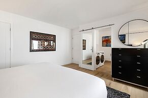 Sunny Condo, Box Canyon Views, Pool + Hot Tub 2 Bedroom Condo by RedAw