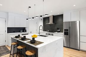 Sunny Condo, Box Canyon Views, Pool + Hot Tub 2 Bedroom Condo by RedAw