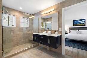 Sunny Condo, Box Canyon Views, Pool + Hot Tub 2 Bedroom Condo by RedAw