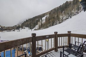 Sunny Condo, Box Canyon Views, Pool + Hot Tub 2 Bedroom Condo by RedAw