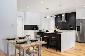 Sunny Condo, Box Canyon Views, Pool + Hot Tub 2 Bedroom Condo by RedAw