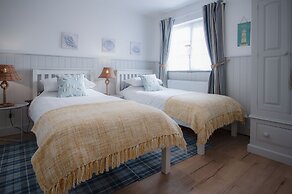 The Old Spa - 2 Bedroom Cottage - Pleasant Valley