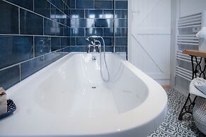 The Old Spa - 2 Bedroom Cottage - Pleasant Valley