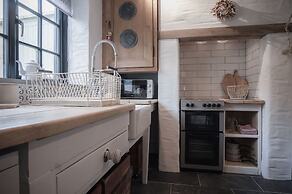 The Old Spa - 2 Bedroom Cottage - Pleasant Valley