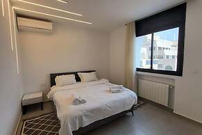 Sunset 303 Brand new apt With gym in Lac 1