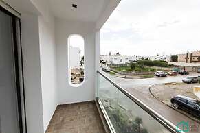 Sunset 202 Luxury With gym Club in Lac 1