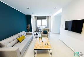 Sunset 202 Luxury With gym Club in Lac 1