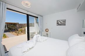 Bianco a Nero Mykonos