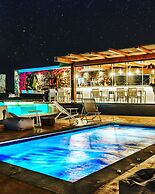 Bianco a Nero Mykonos