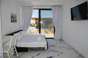 Bianco a Nero Mykonos