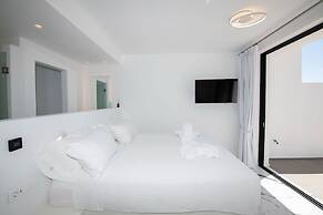 Bianco a Nero Mykonos