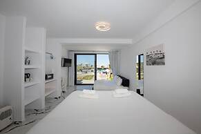 Bianco a Nero Mykonos