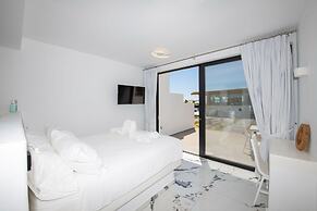 Bianco a Nero Mykonos