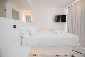 Bianco a Nero Mykonos