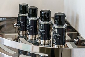 Bianco a Nero Mykonos