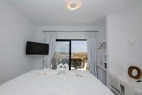 Bianco a Nero Mykonos