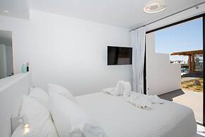 Bianco a Nero Mykonos