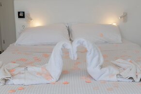 Bianco a Nero Mykonos