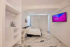 Bianco a Nero Mykonos