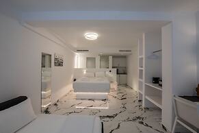 Bianco a Nero Mykonos