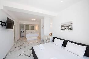 Bianco a Nero Mykonos