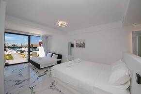 Bianco a Nero Mykonos