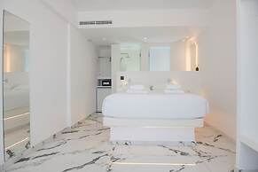 Bianco a Nero Mykonos