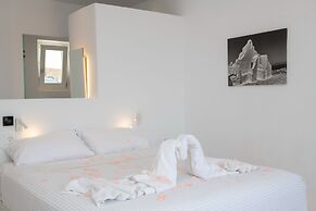 Bianco a Nero Mykonos