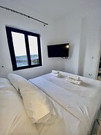 Bianco a Nero Mykonos