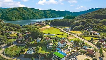 Gapyeong Haneul Sanchaek Poolvilla Pensi