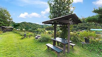 Gapyeong Haneul Sanchaek Poolvilla Pensi